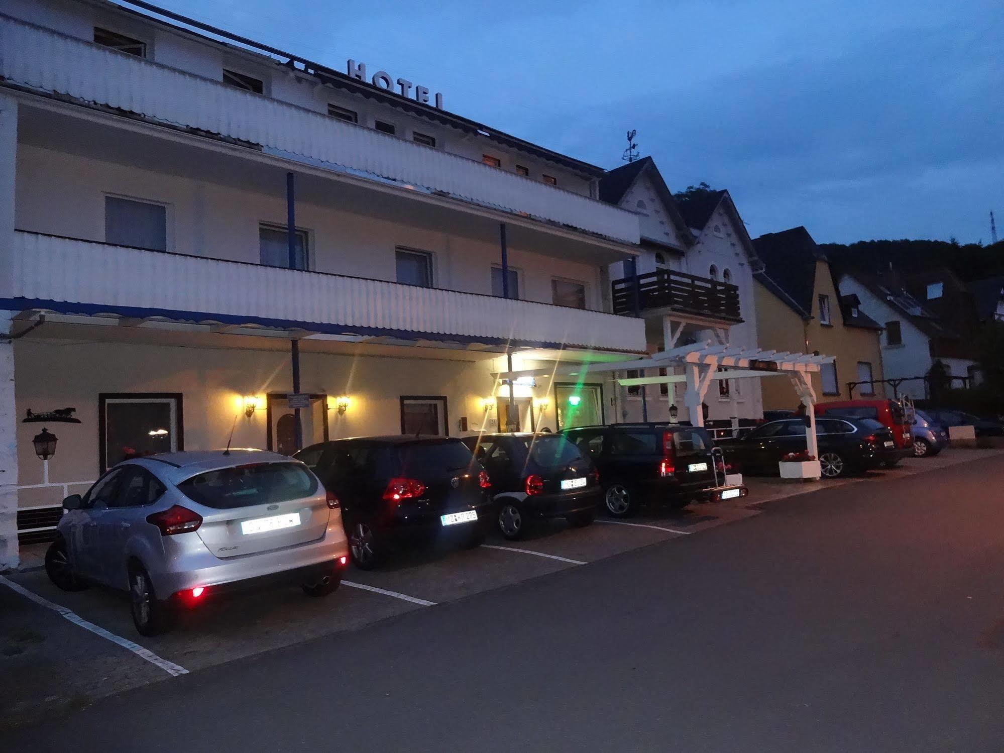 Star Hotel Fachbach Ngoại thất bức ảnh