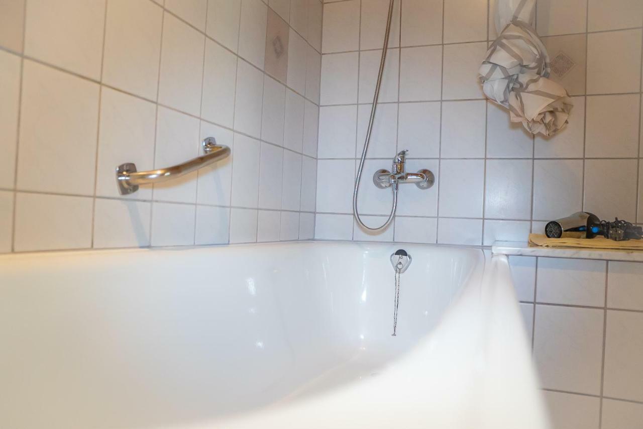 Star Hotel Fachbach Ngoại thất bức ảnh